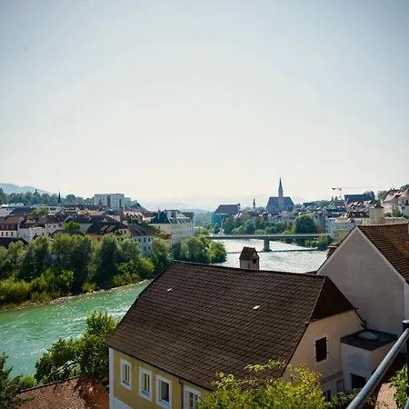 Apartment Steyr Mitte Strand Cottage 1 Schlafzimmer Und 1 Schlafkabinett Parken Im Garten Steyr