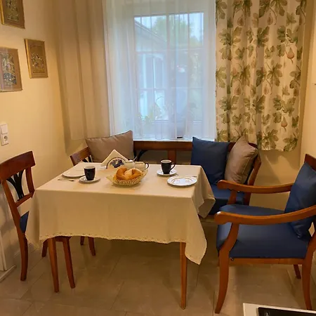 Apartmán Cottage Steyr Mitte, Ruhig, 2 Schlafzi, Carport, Wlan