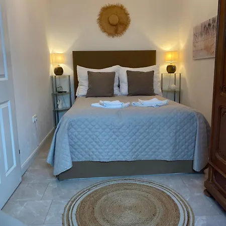 Mitte 1 Schlafzimmer Und 1 Schlafkabinett Parken Im Garten Apartament Steyr
