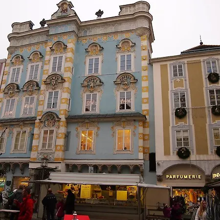 Apartment Cozy Apartment Steyr Mitte, Ruhig, Parkplatz, Terasse, 2 Schlafzimmer, Wlan *
