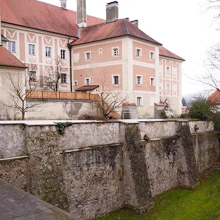 Mitte 1 Schlafzimmer Und 1 Schlafkabinett Parken Im Garten Apartament Steyr