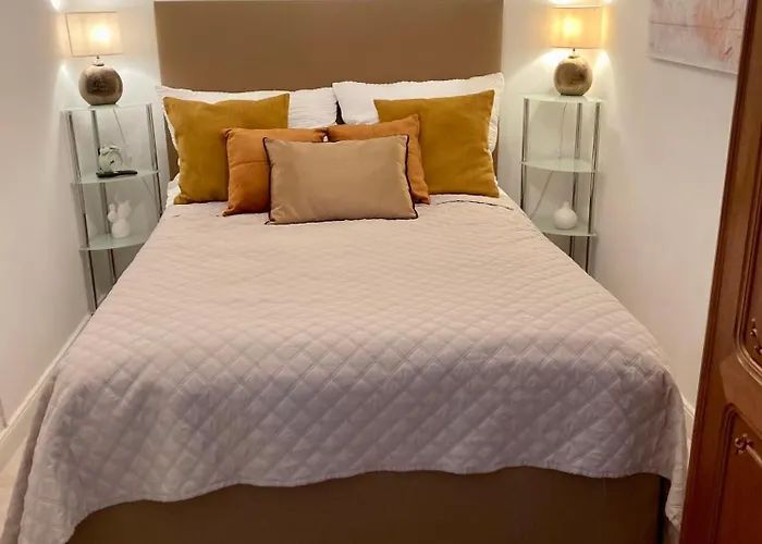 Apartment Steyr Mitte 2 Schlafzimmer Apartment Ruhig Mit Carport Und Garten