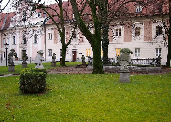 Lägenhet Steyr Zentrales Garten Apartment 2 Schlafzi Mit Carport Ruhig Und Schnelles Internet