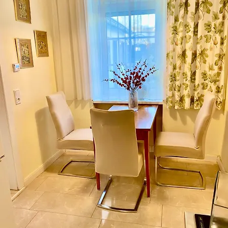 Appartement Steyr Mitte 2 Schlafzimmer Apartment Ruhig Mit Carport Und Garten *