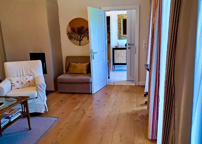 Steyr Mitte 2 Schlafzimmer Apartment Ruhig Mit Carport Und Garten Steyr