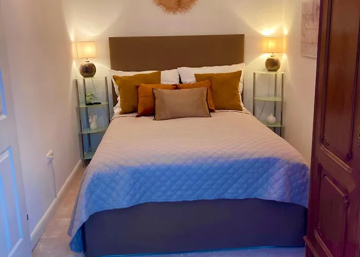 Apartmán Zentrales Mit 2 Schlafzimmer Und Parkplatz Ruhig Und Schnelles Internet *