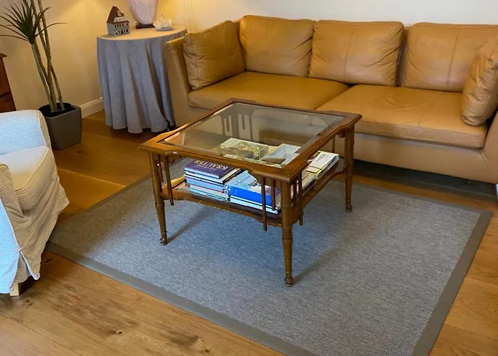 Zentrales Mit 2 Schlafzimmer Und Parkplatz Ruhig Und Schnelles Internet *