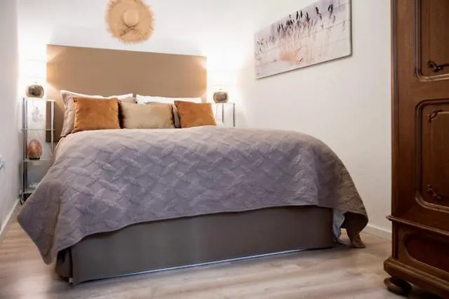 Steyr Mitte 2 Schlafzimmer Apartment Ruhig Mit Carport Und Garten Steyr