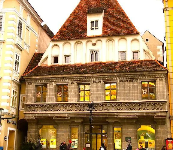 Steyr Mitte 2 Schlafzimmer Apartment Ruhig Mit Carport Und Garten Appartement Steyr